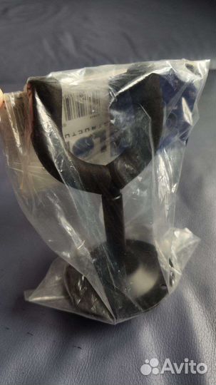 Настенный держатель для гитары