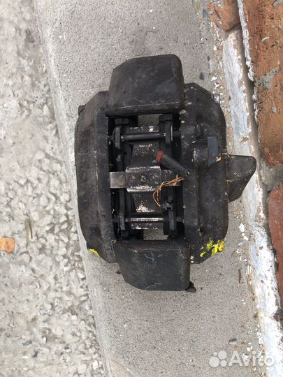 Тормозной суппорт mercedes