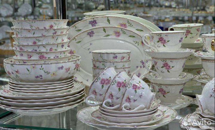 Набор столовой посуды новый