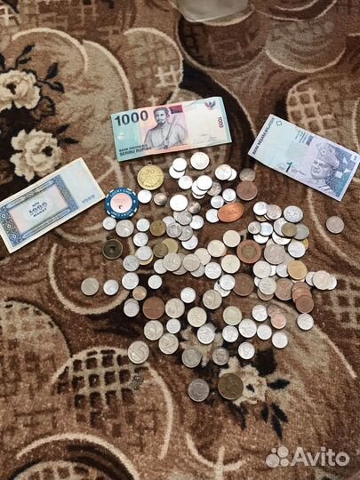 Иностранные монеты и купюры