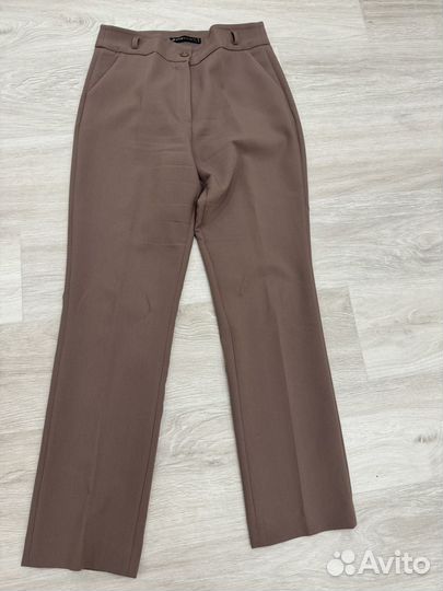 Костюм брючный женский 44 размер