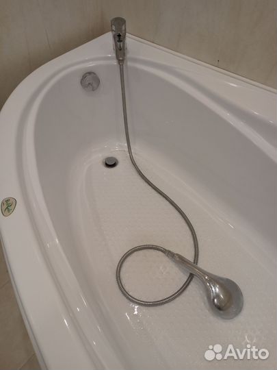 Ванная угловая бу