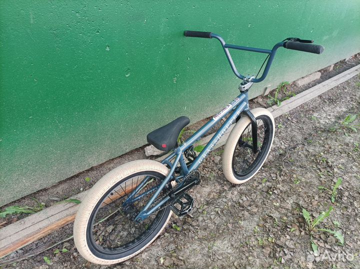 BMX tech team grasshopper