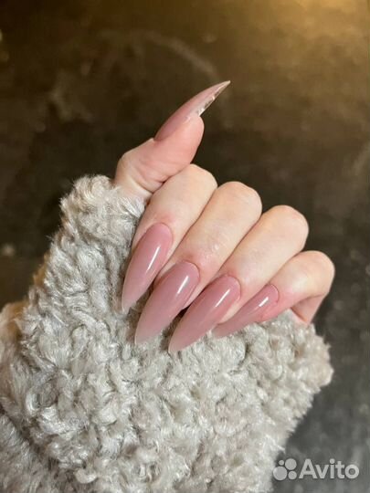 Наращивание ногтей, маникюр