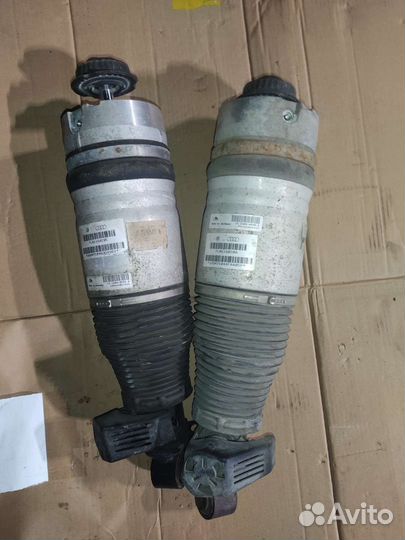 Задняя пневмостойка Audi Q7 4l