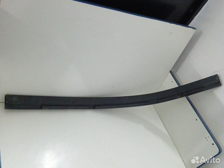 Уплотнительная резинка под капотом BMW F30 F31 F32