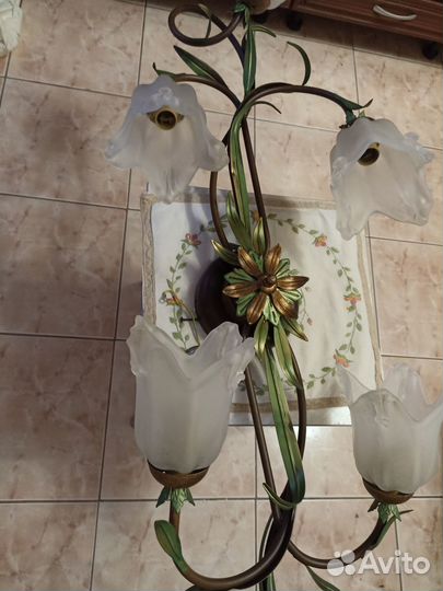 Продается люстра