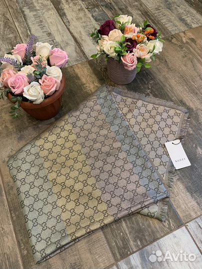 Шаль платок Gucci серый с люрексом