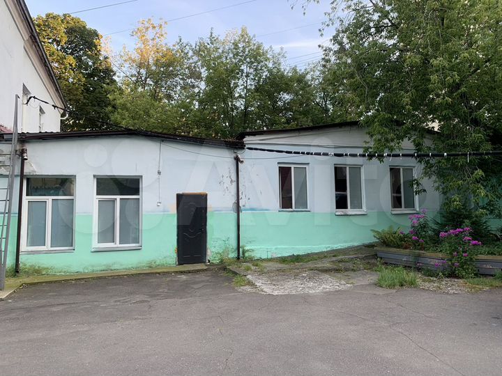 Здание, 1747.8 м²