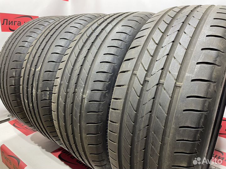 Goodyear EfficientGrip 235/45 R19