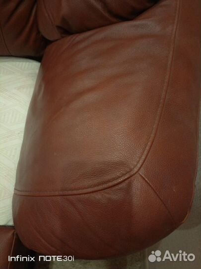 Кожаный диван бу