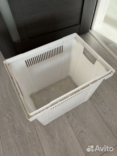 Пластиковые ящики (баки )