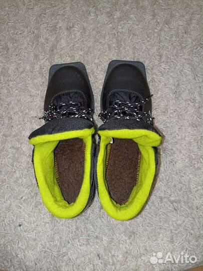 Лыжные ботинки