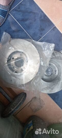 Тормозные диски передние. Оригтнальные новые