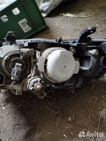 Фара на subaru outback