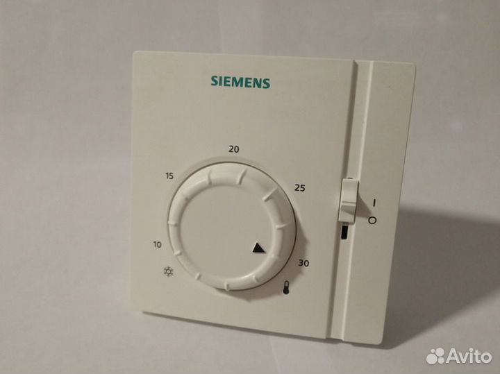 Термостат комнатный Siemens RAA31