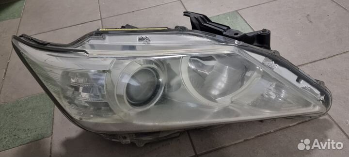 Фара правая на toyota camry 50 ксенон