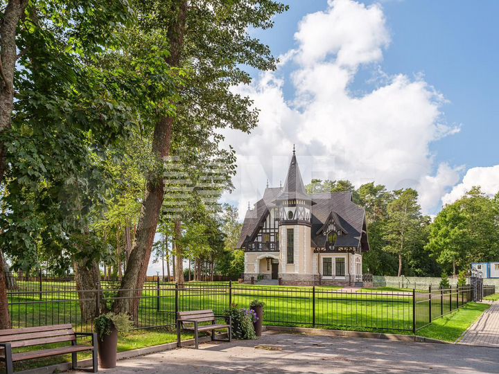 Дом 350 м² на участке 55 сот.