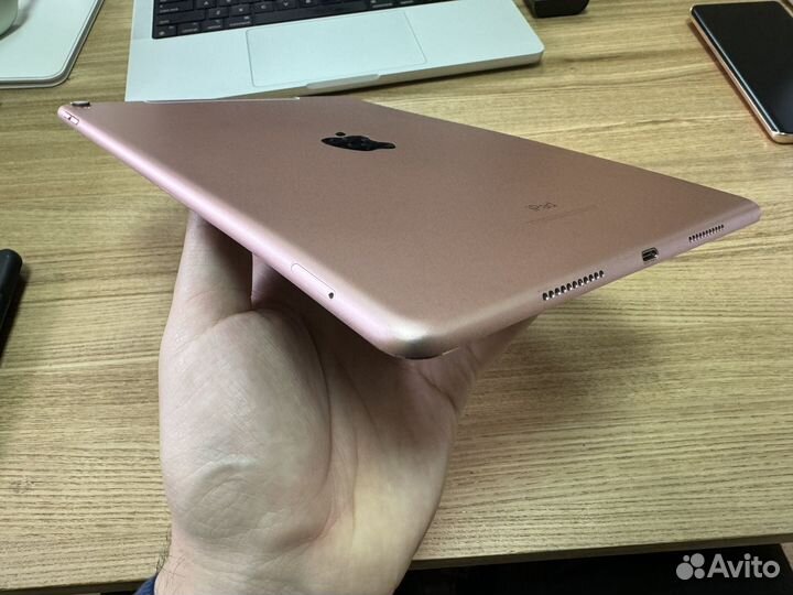 iPad pro 10 5 2017 256gb wifi + sim lte