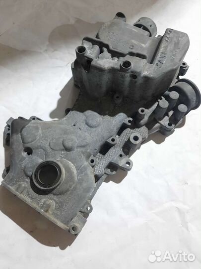 Передняя крышка двс саха 1,4 TSi CAX122л.с VAG