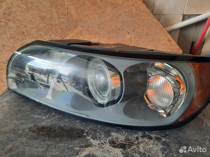 Фара левая на volvo 40