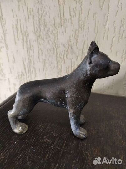 Собака бронза