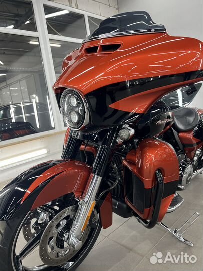 CVO 114 Screaming Eagle