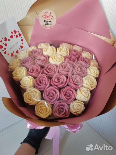 Розы из шоколада в форме сердца