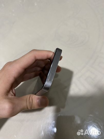 Телефон iPhone 5s