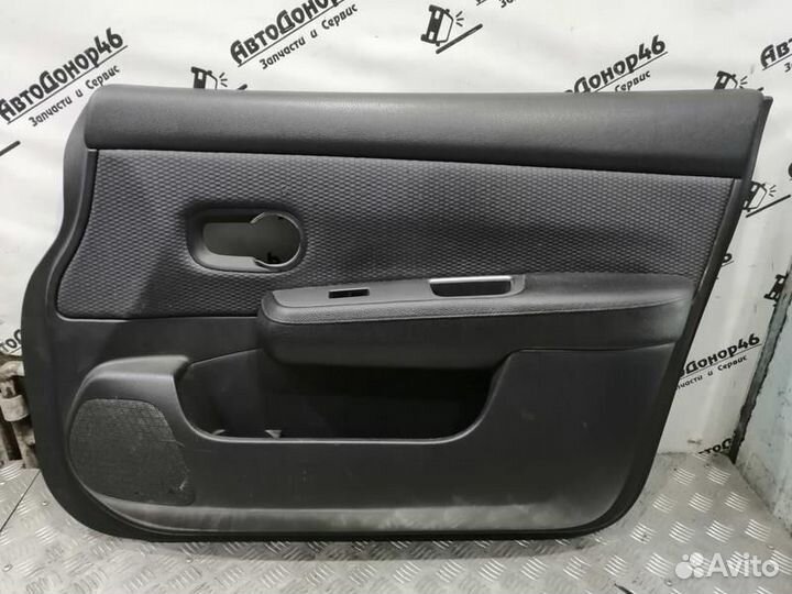 Обшивка двери передней правой Nissan Tiida C11