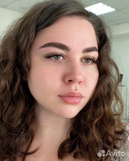 Перманентный макияж бровей