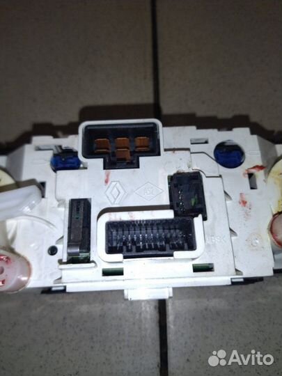 Блок управления печкой Renault Megane 3 H4M729