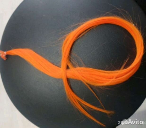 Наращивание цветных прядей волос