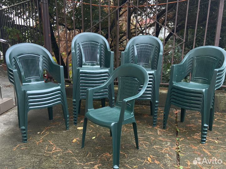 Кресло пластиковое