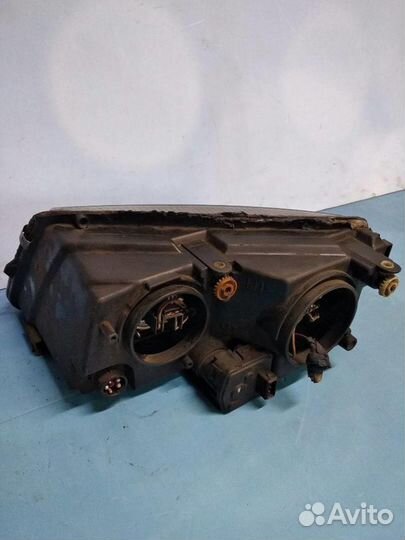 Фара правая галоген 3B0941018K