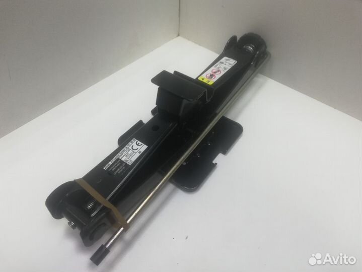 Домкрат Arikan Винтовой