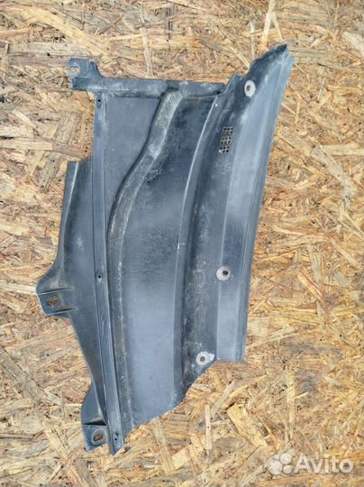 Планка под лобовое стекло правая Chery Tiggo T11