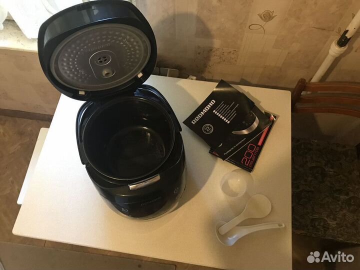 Старая мультиварка RMC-M90