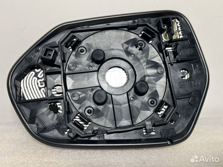Зеркальный элемент R зеркала Toyota Camry 70