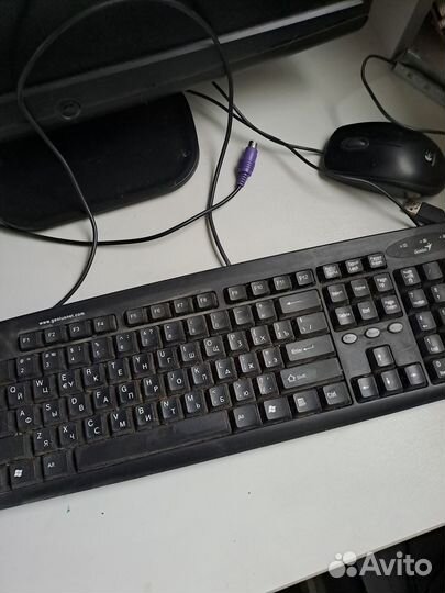 Монитор 22 дюйма