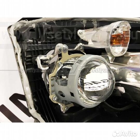 Переходные рамки для замены линз на Toyota Avensis