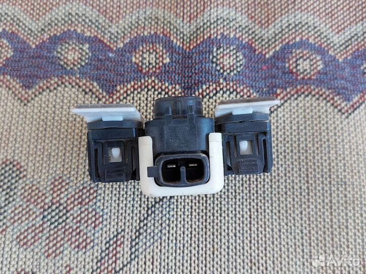 Toyota land cruiser 200 Штатный парктроник