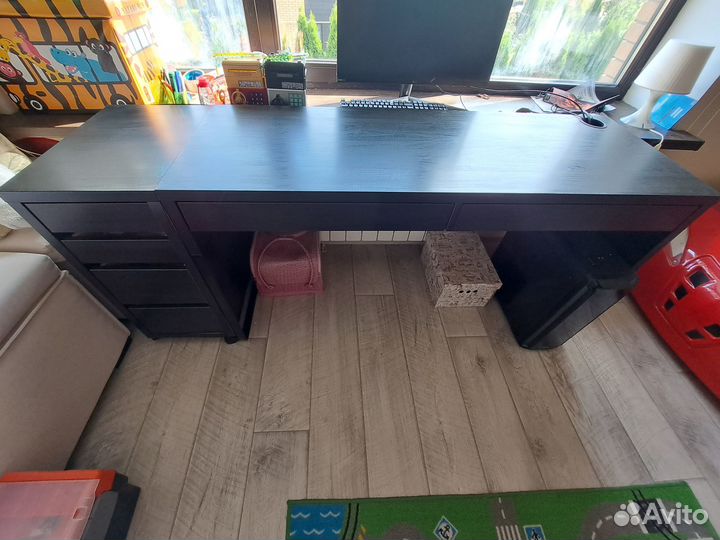 Письменный стол с ящиками