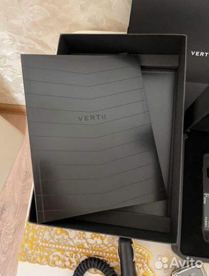 Vertu Ascent Ti, 4 ГБ