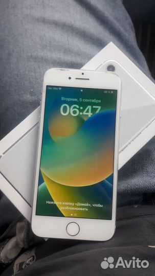Телефон iPhone 8
