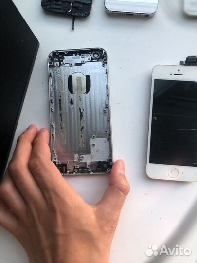 Дисплеи на айфон корпуса 5s