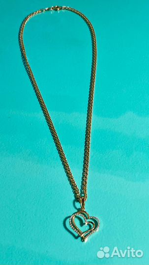 Золотая цепочка с кулоном