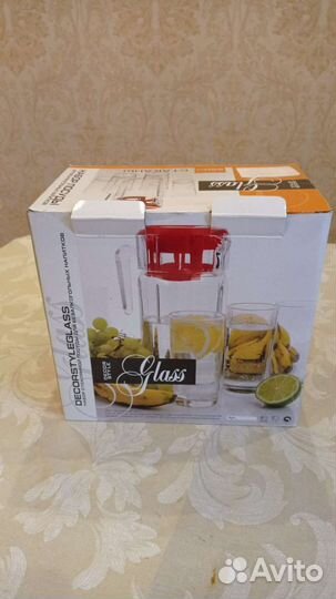 Кувшин со стаканами стекло
