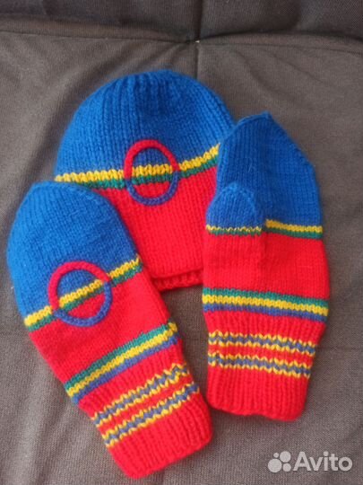 Варежки и шапка как из СССР