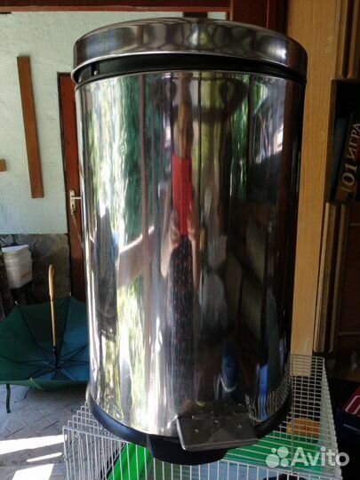 Ведро для мусора с педалью